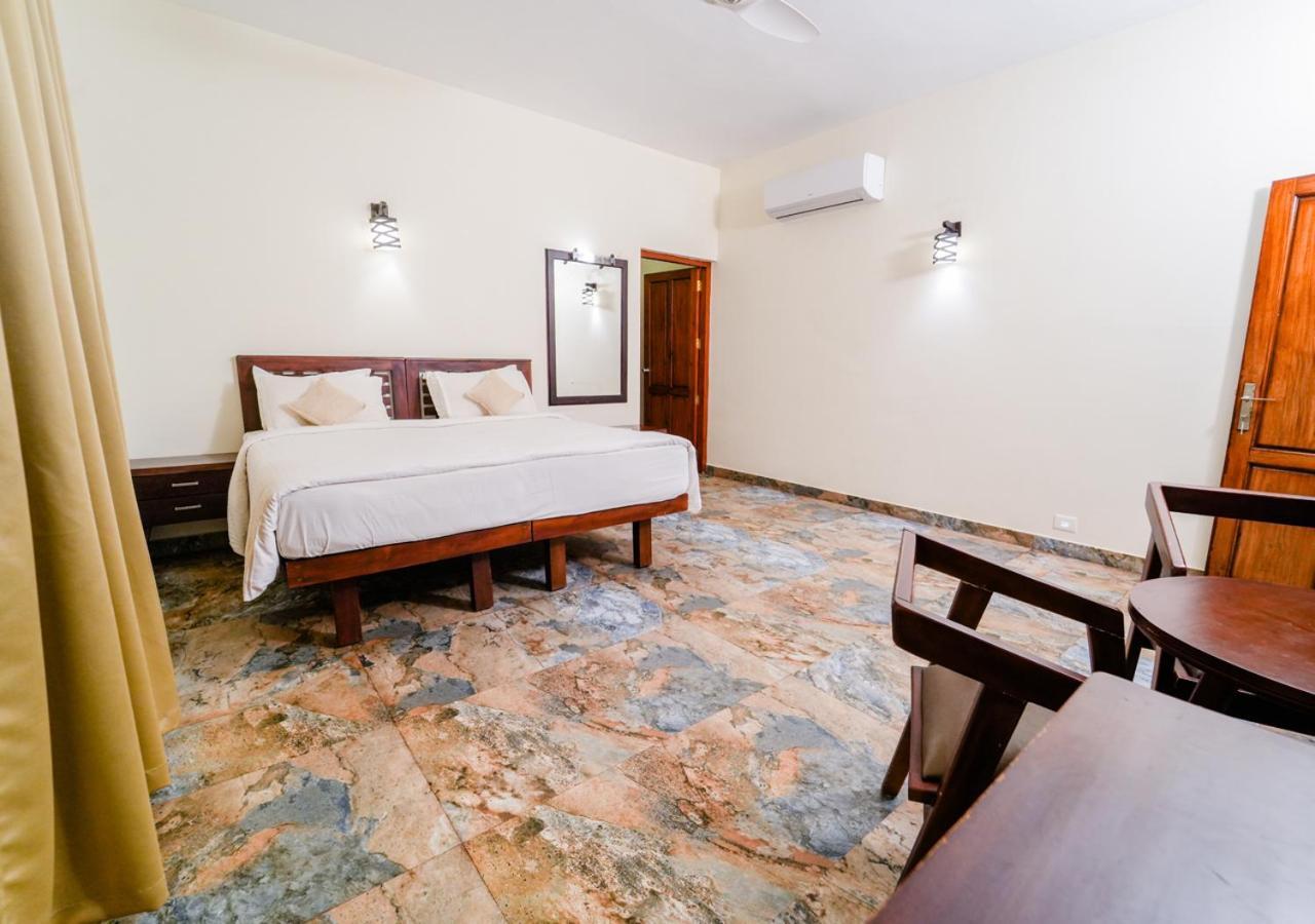 Solaris Beach View Resort & Spa By Voye Homes Varkala Buitenkant foto