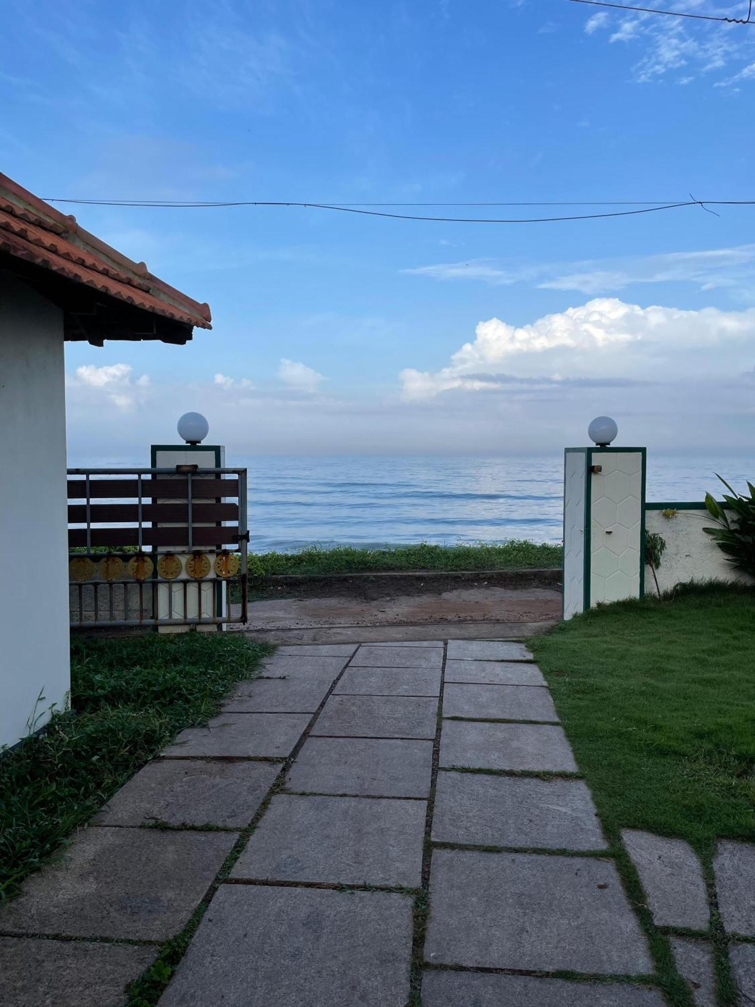 Solaris Beach View Resort & Spa By Voye Homes Varkala Buitenkant foto