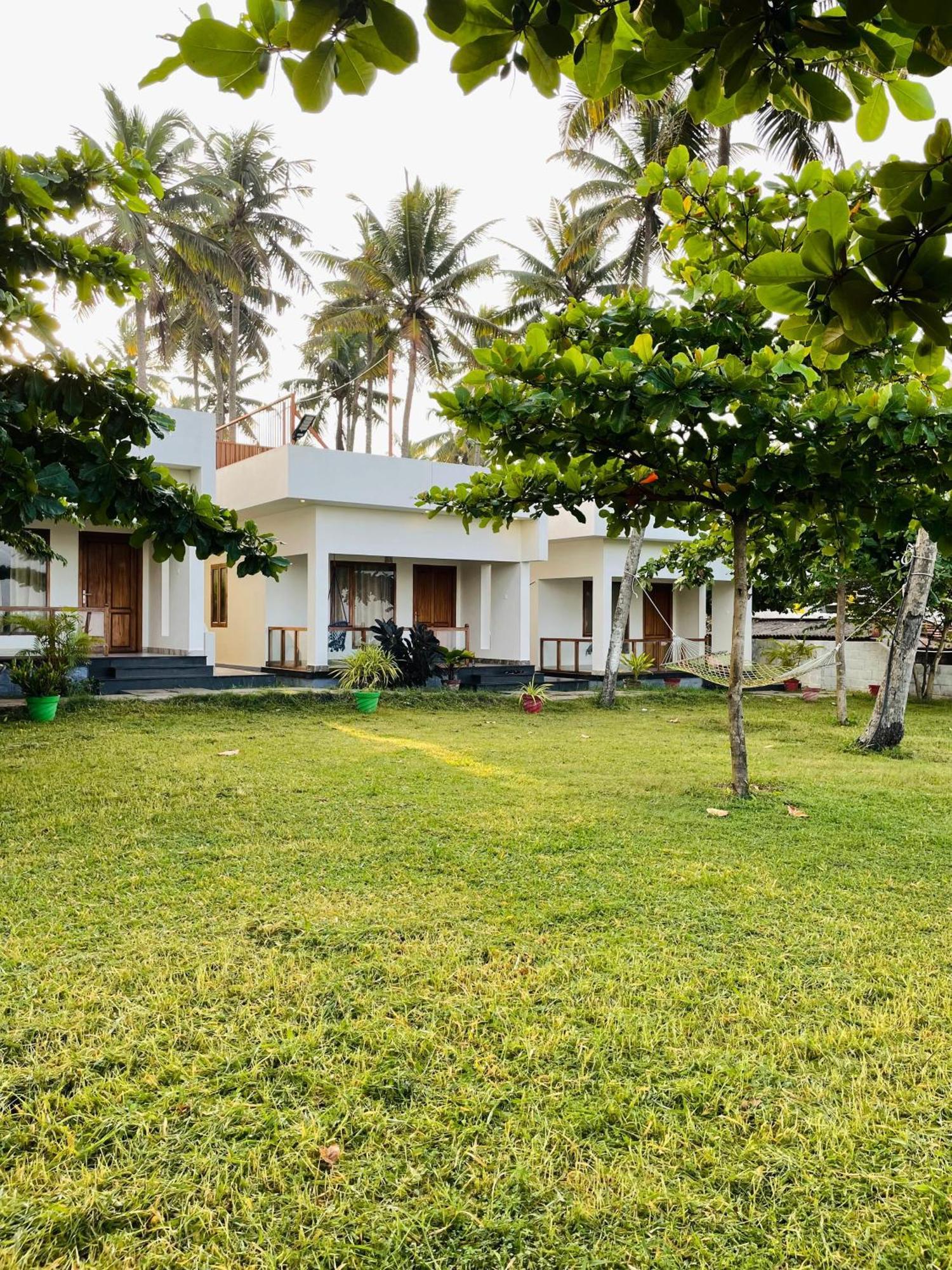 Solaris Beach View Resort & Spa By Voye Homes Varkala Buitenkant foto