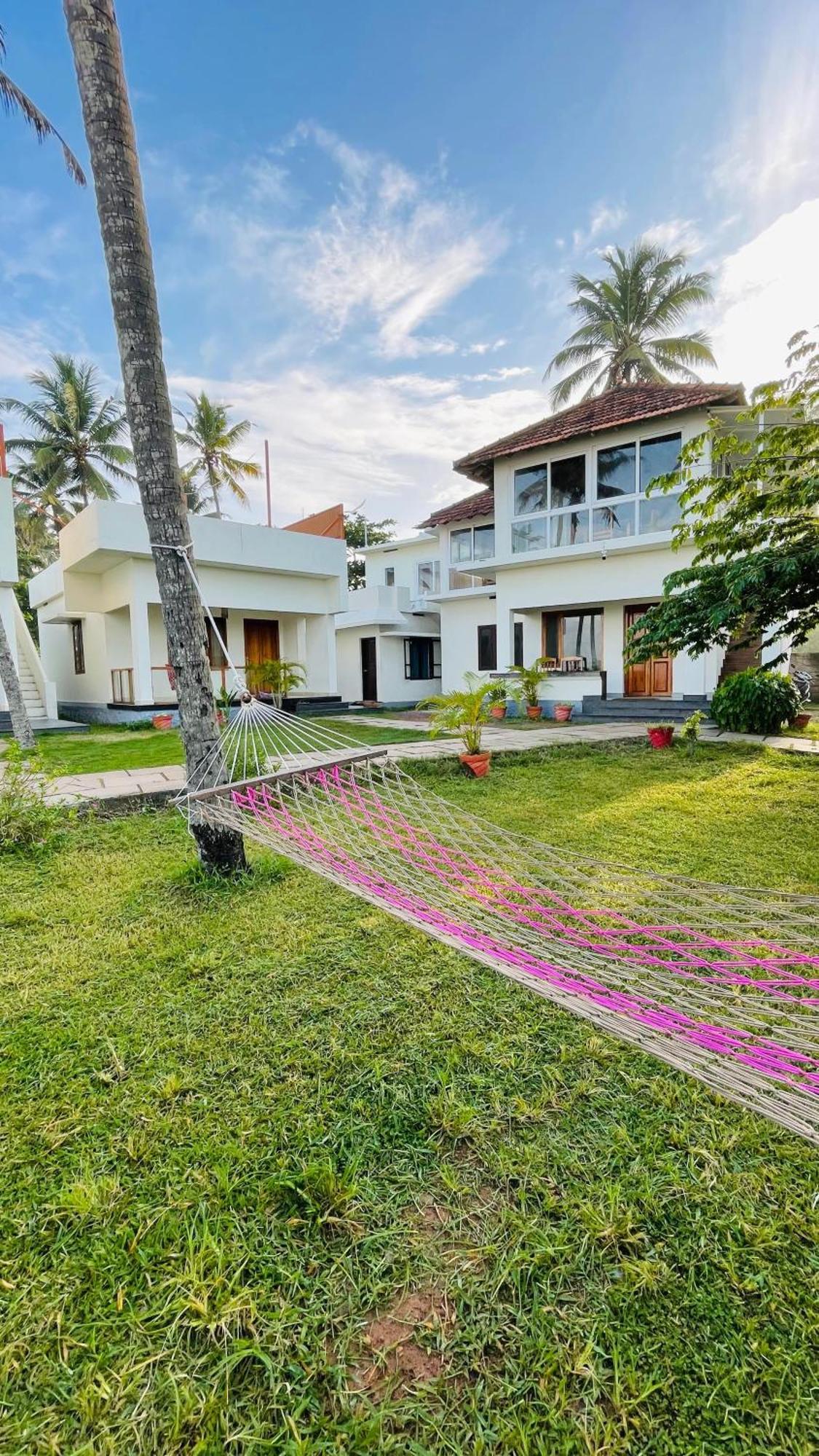 Solaris Beach View Resort & Spa By Voye Homes Varkala Buitenkant foto
